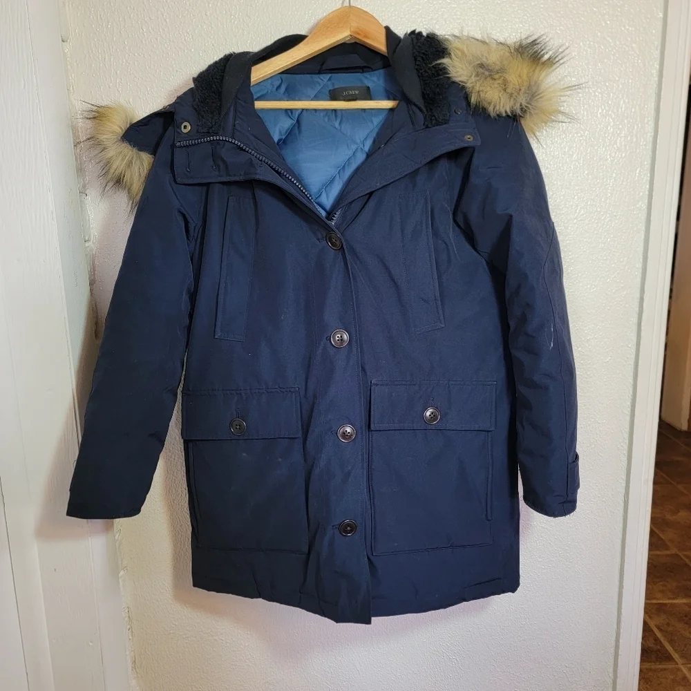 J Crew Nordic Down Primaloft Parka size MP Navy Faux Fur Hood Trim Fisherman